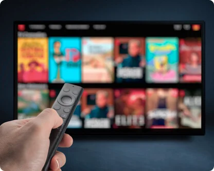 Why choose 8Kontv IPTV - watching TV with remote control